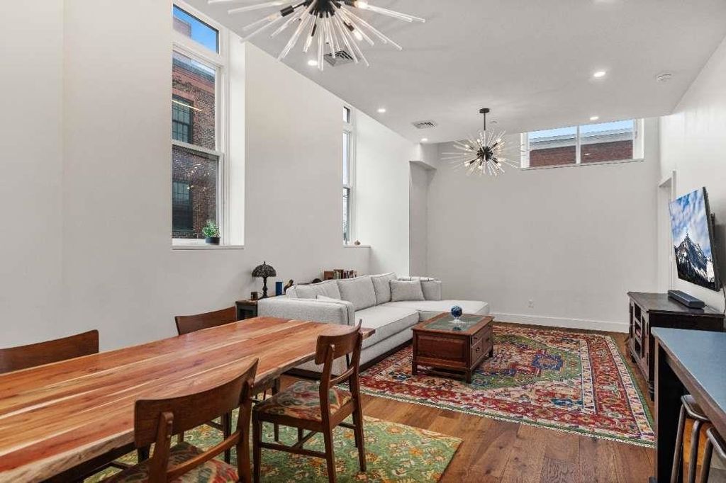 Image 34 of property listing at 131 Main St # 2A-1, Burlington, VT 05401