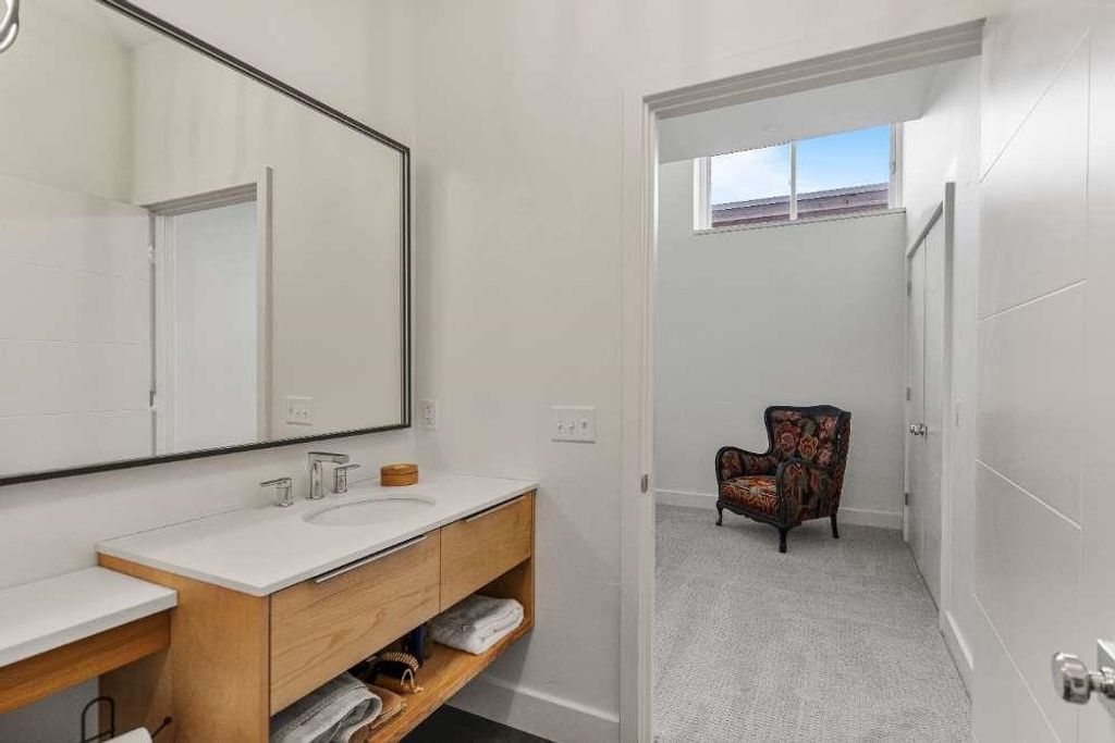 Image 41 of property listing at 131 Main St # 2A-1, Burlington, VT 05401