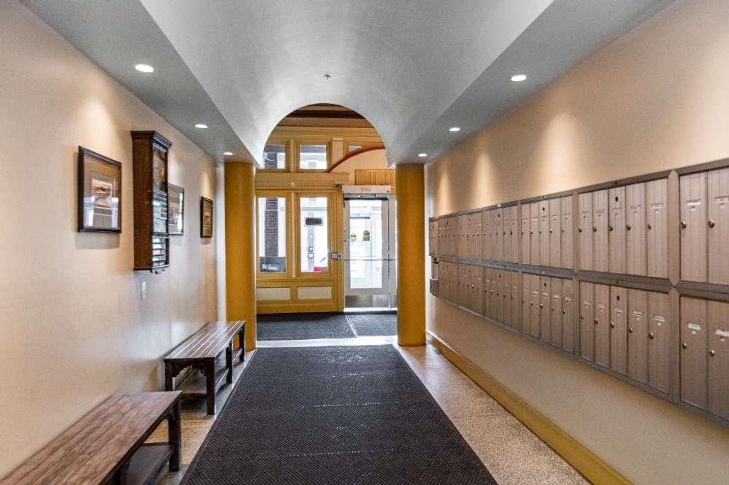 Image 6 of property listing at 131 Main St # 2A-1, Burlington, VT 05401