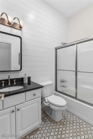 2235 Mahoning Road, Lake Milton, OH 44429