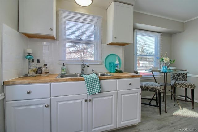 7540 Dolphin, Detroit, MI 48239