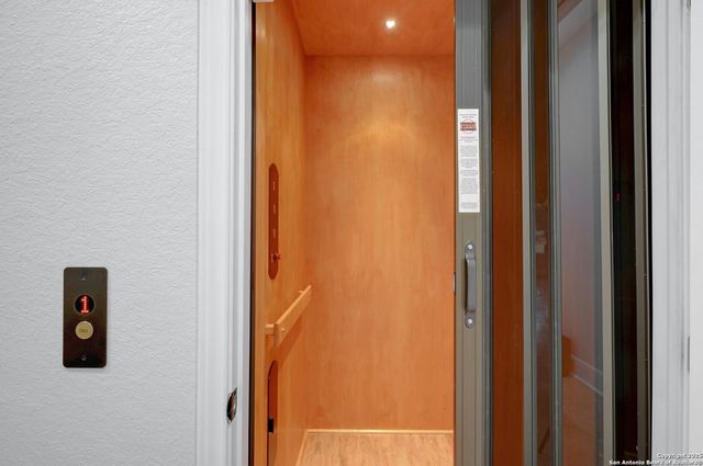 105 N Micah Andrews, Blanco, TX 78606