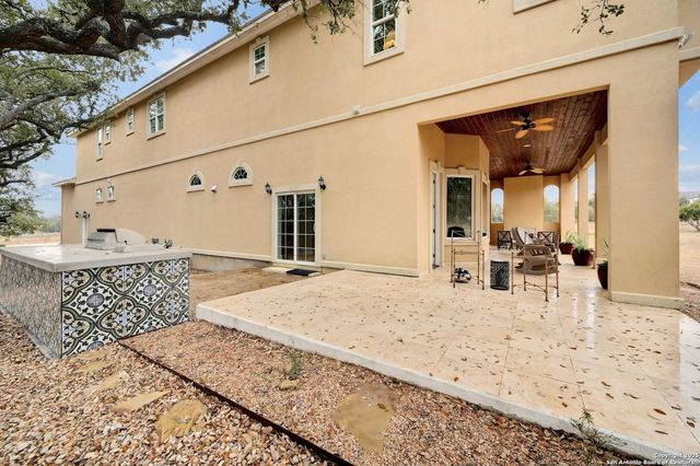 105 N Micah Andrews, Blanco, TX 78606