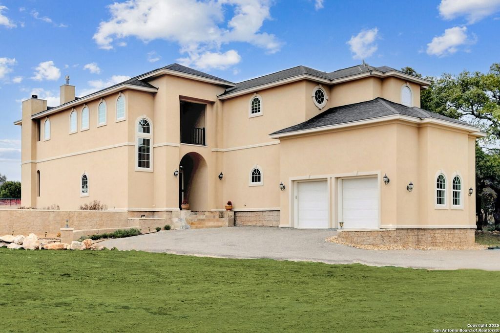 105 N Micah Andrews, Blanco, TX 78606