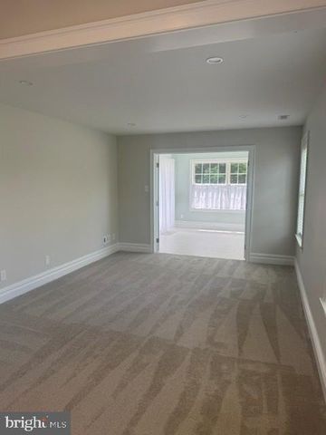 117 MAPLE LEAF CIR, Sewell, NJ 08080