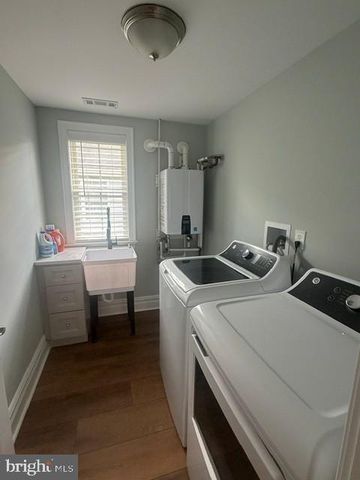 117 MAPLE LEAF CIR, Sewell, NJ 08080