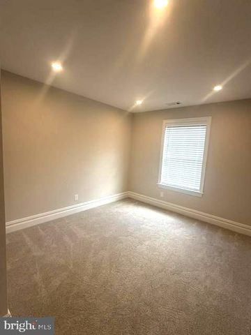 117 MAPLE LEAF CIR, Sewell, NJ 08080