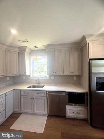 117 MAPLE LEAF CIR, Sewell, NJ 08080