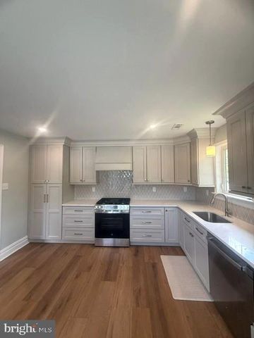 117 MAPLE LEAF CIR, Sewell, NJ 08080