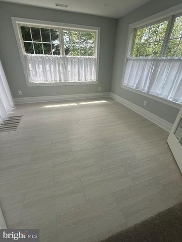 117 MAPLE LEAF CIR, Sewell, NJ 08080