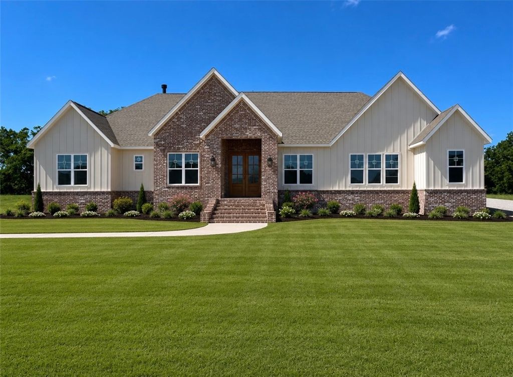 5386 E Three Daughters Landing, Fayetteville, AR 72701