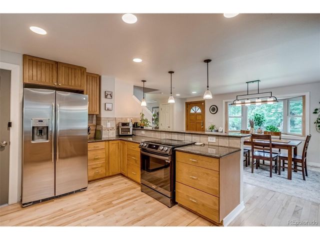 755 Holland St, Lakewood, CO 80215
