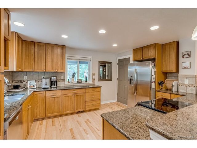 755 Holland St, Lakewood, CO 80215