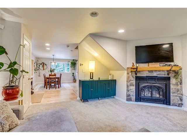 755 Holland St, Lakewood, CO 80215