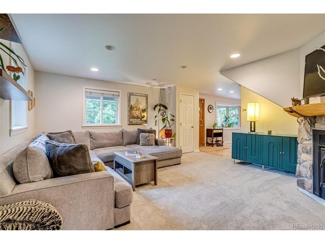 755 Holland St, Lakewood, CO 80215