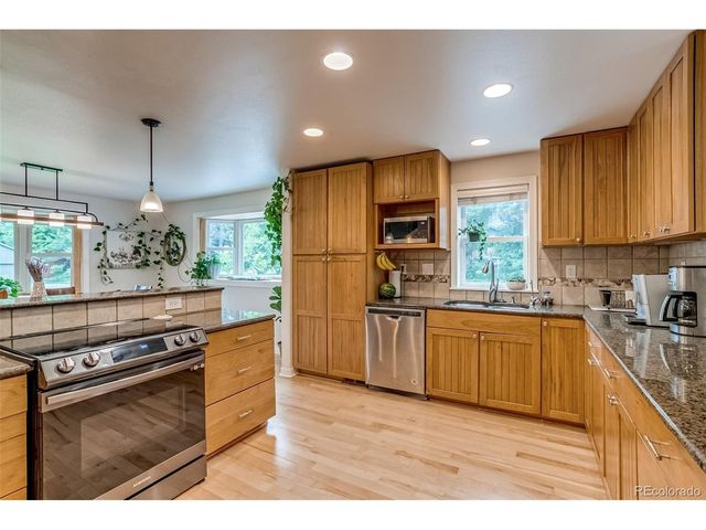 755 Holland St, Lakewood, CO 80215