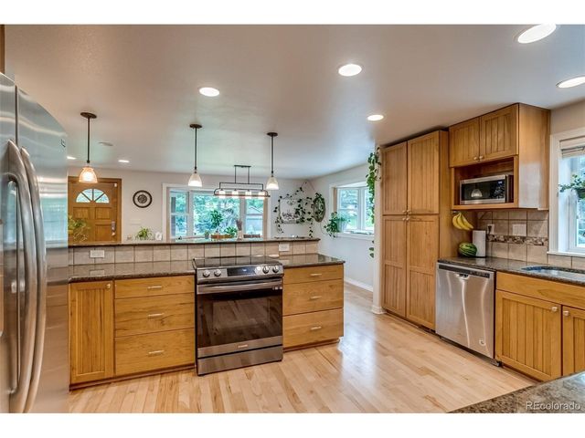 755 Holland St, Lakewood, CO 80215