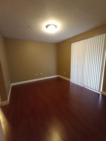 6866 W Sample Road 6866, Pompano Beach, FL 33067