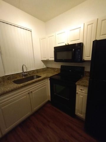 6866 W Sample Road 6866, Pompano Beach, FL 33067