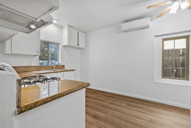 321 NW 3rd Avenue, Visalia, CA 93291