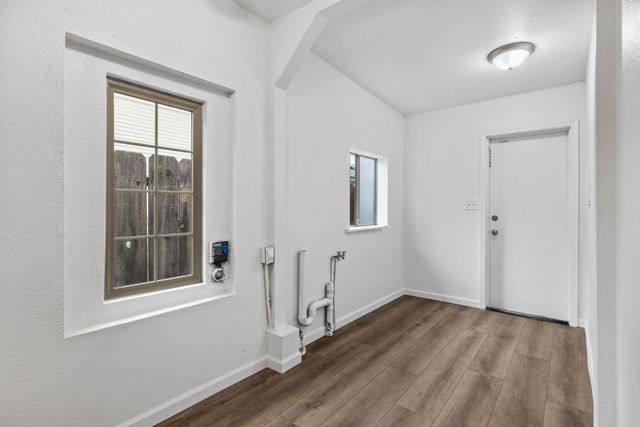 321 NW 3rd Avenue, Visalia, CA 93291