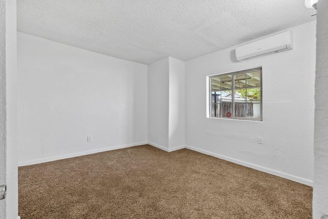 321 NW 3rd Avenue, Visalia, CA 93291