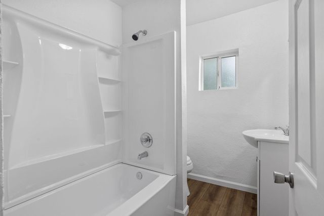 321 NW 3rd Avenue, Visalia, CA 93291