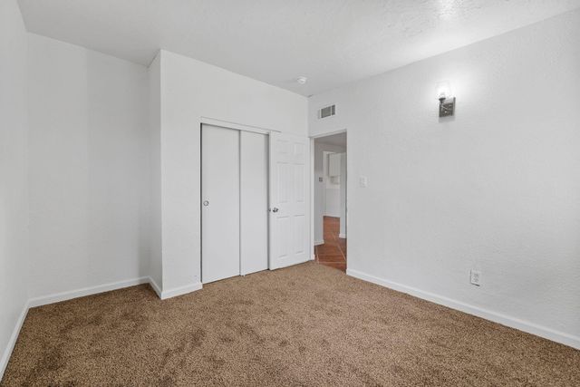 321 NW 3rd Avenue, Visalia, CA 93291