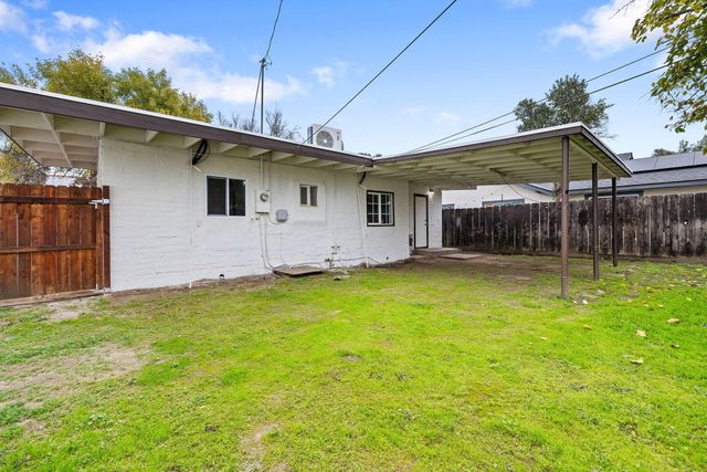 321 NW 3rd Avenue, Visalia, CA 93291