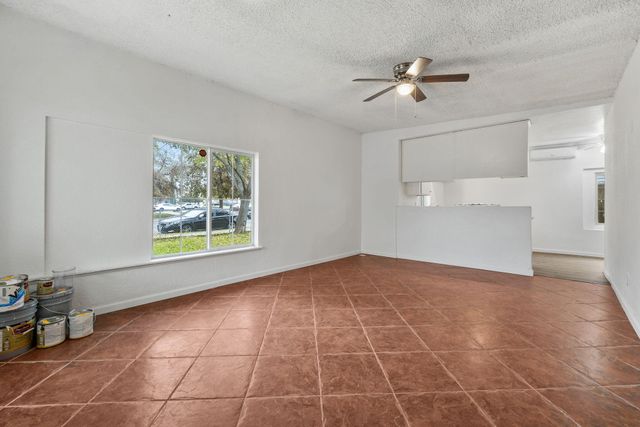 321 NW 3rd Avenue, Visalia, CA 93291