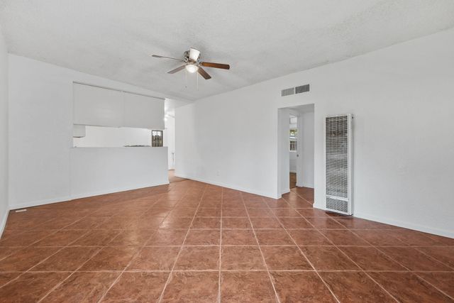 321 NW 3rd Avenue, Visalia, CA 93291