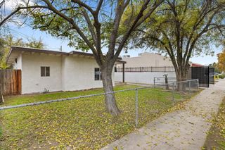 321 NW 3rd Avenue, Visalia, CA 93291