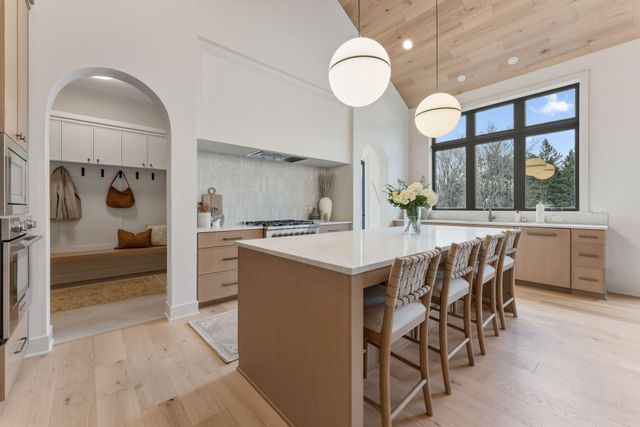 755 Ensconced Way, Chaska, MN 55318