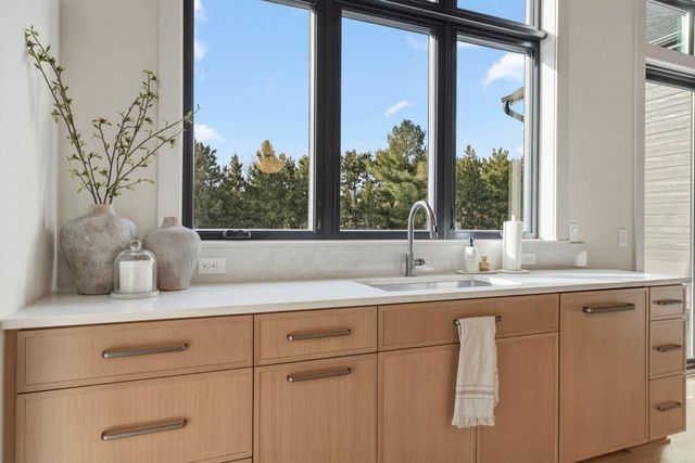 755 Ensconced Way, Chaska, MN 55318