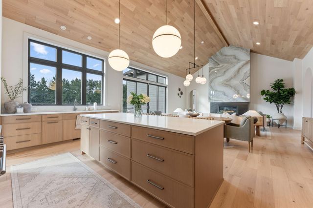 755 Ensconced Way, Chaska, MN 55318