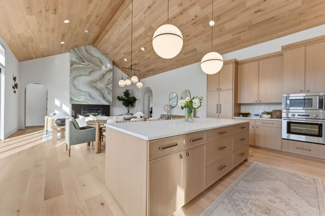 755 Ensconced Way, Chaska, MN 55318