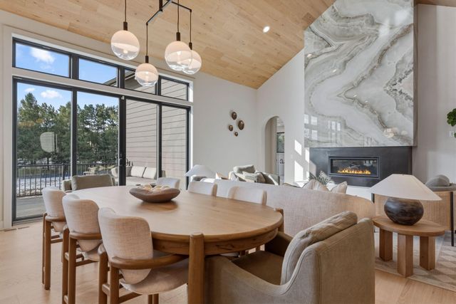 755 Ensconced Way, Chaska, MN 55318