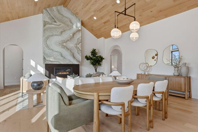 755 Ensconced Way, Chaska, MN 55318