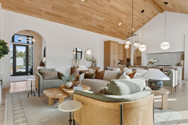 755 Ensconced Way, Chaska, MN 55318