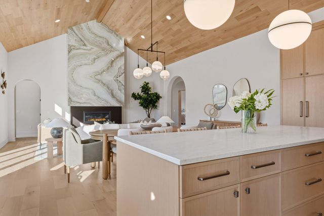 755 Ensconced Way, Chaska, MN 55318