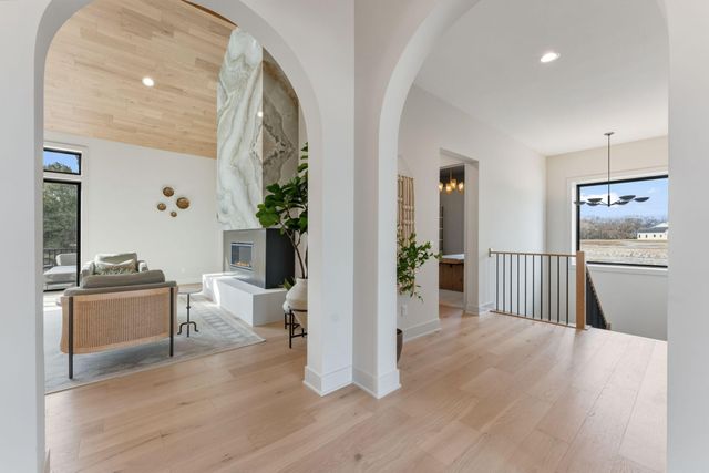 755 Ensconced Way, Chaska, MN 55318