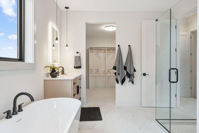 755 Ensconced Way, Chaska, MN 55318