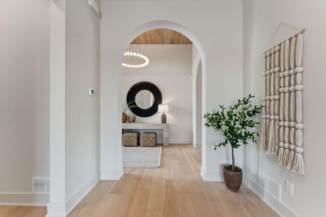 755 Ensconced Way, Chaska, MN 55318