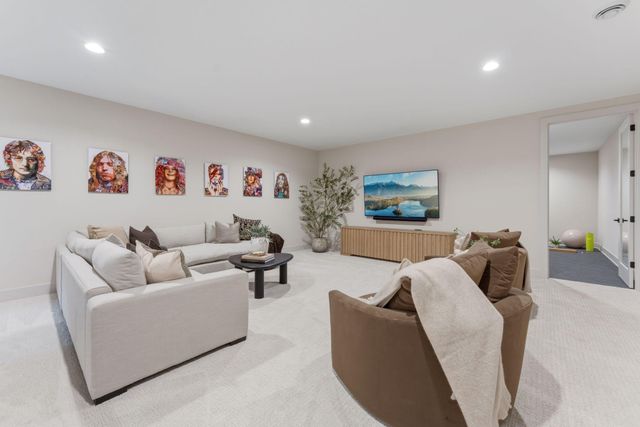 755 Ensconced Way, Chaska, MN 55318