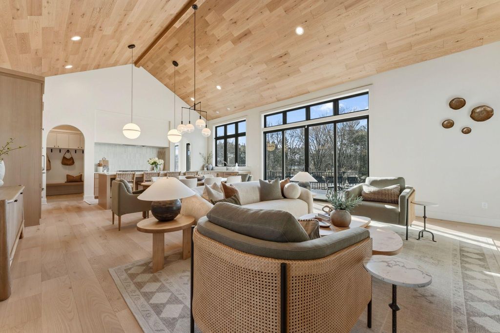 755 Ensconced Way, Chaska, MN 55318