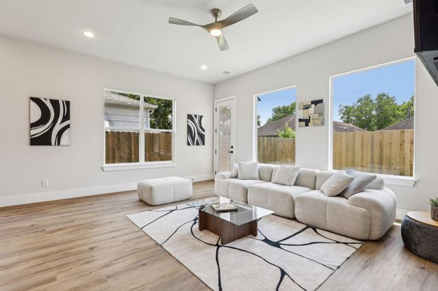 3722 Nathaniel Brown Street, Houston, TX 77021