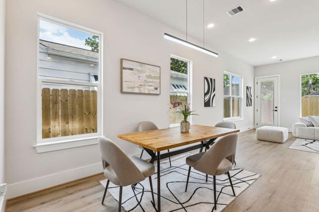 3722 Nathaniel Brown Street, Houston, TX 77021