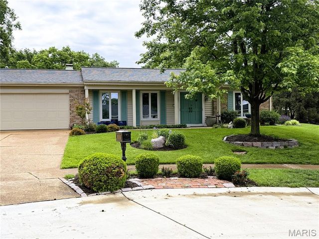 8 Sweet Meadows Lane, Ballwin, MO 63011