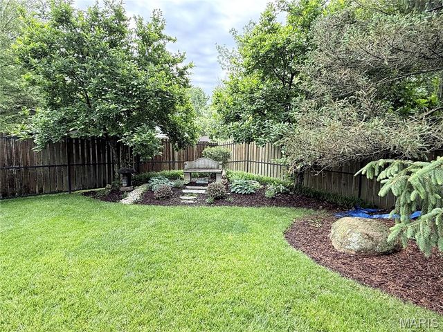 8 Sweet Meadows Lane, Ballwin, MO 63011