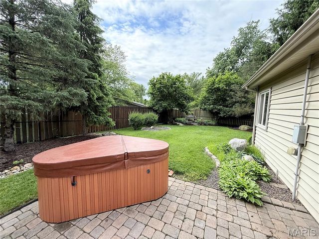 8 Sweet Meadows Lane, Ballwin, MO 63011